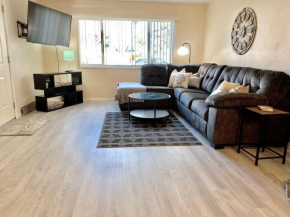 Pet Friendly Sleeps 12 near Garden of the Gods AF